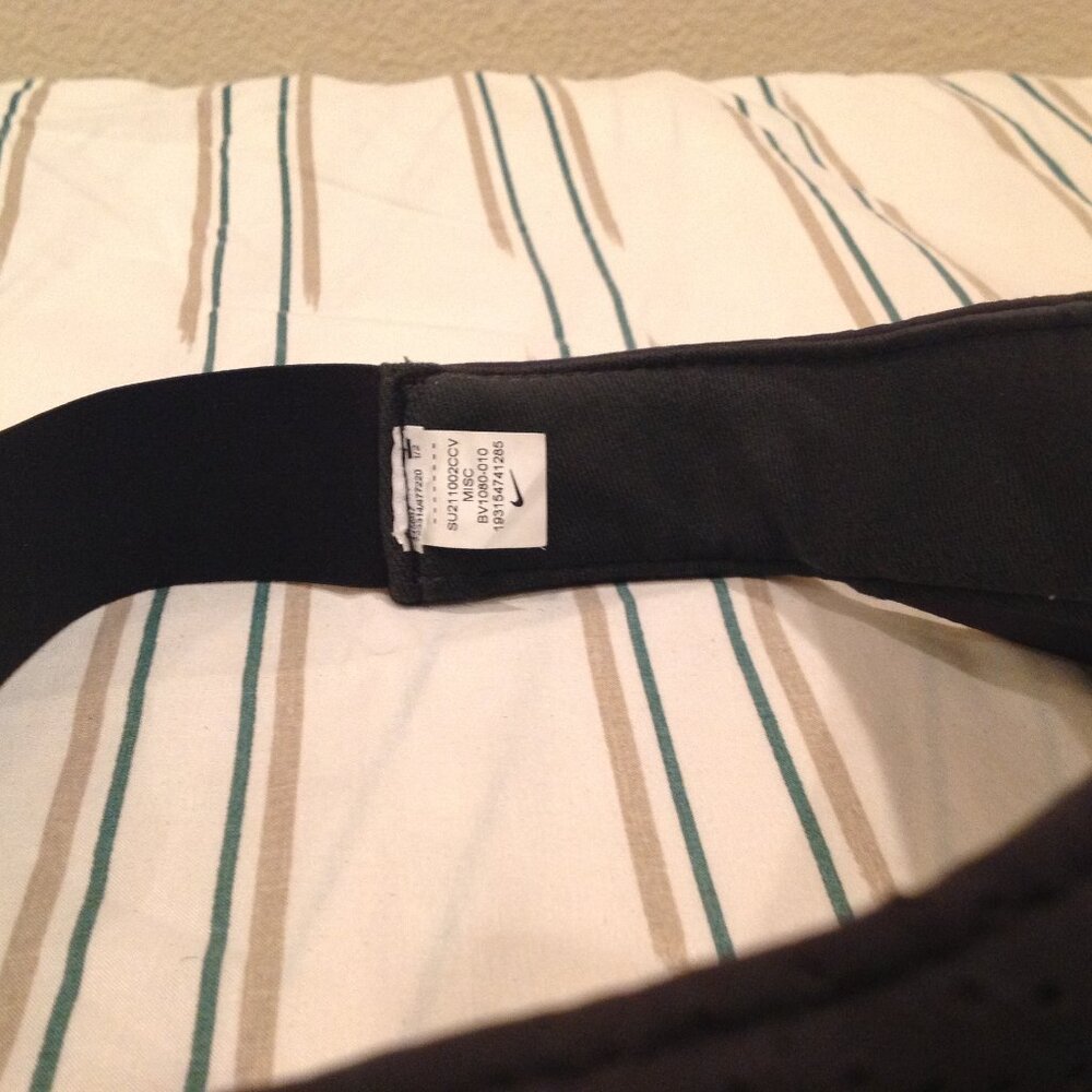 Nike  Visor - Picture 4 of 11